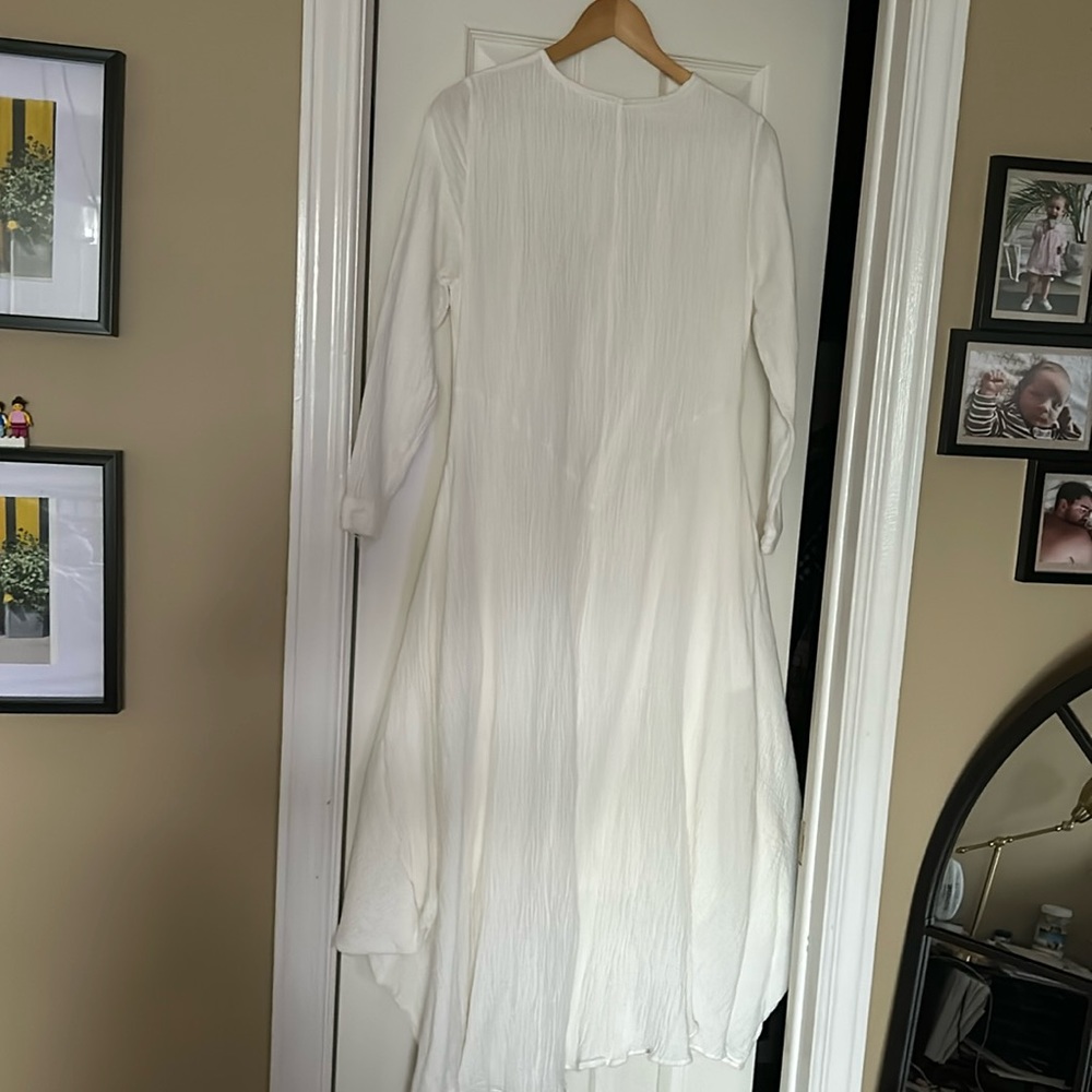 Beautiful White Dress - Fits a M